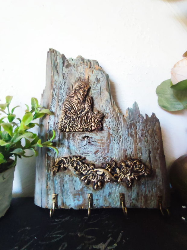 Cuier pentru Chei Handmade Lemn Vechi Recuperat cu Decorațiuni în Relief