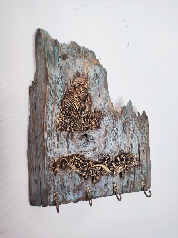 Cuier pentru Chei Handmade Lemn Vechi Recuperat cu Decorațiuni în Relief