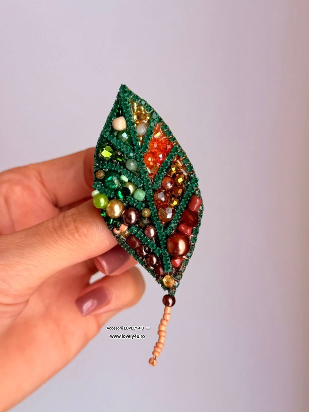 Frunză broșă handmade cu mesaj YOU ARE AMAZING, Believe in Yourself