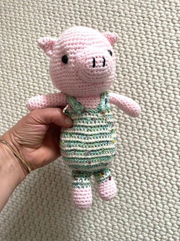 Amigurumi, porc roz, jucarie crosetata