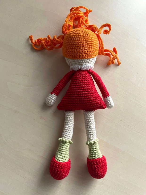 Amigurumi, fetita cu par portocaliu, jucarie crosetata