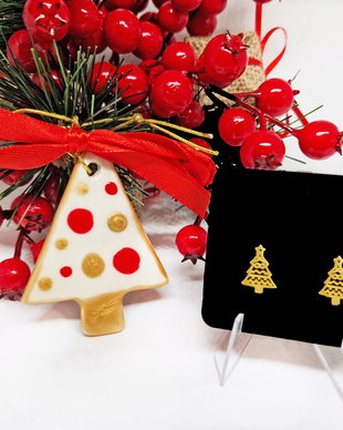 Christmas Gift Box: Glob din portelan+ Cercei din argint "Bradut auriu"