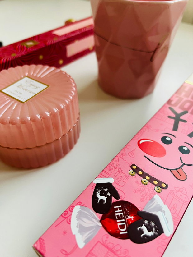 Gift box Luxury Pink - set cadou roz pastel ediție festivă