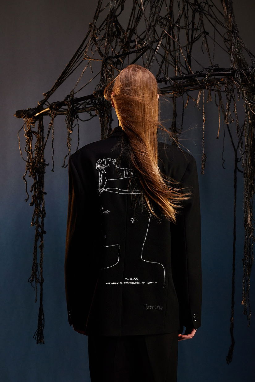 Medicine sacou culoarea negru