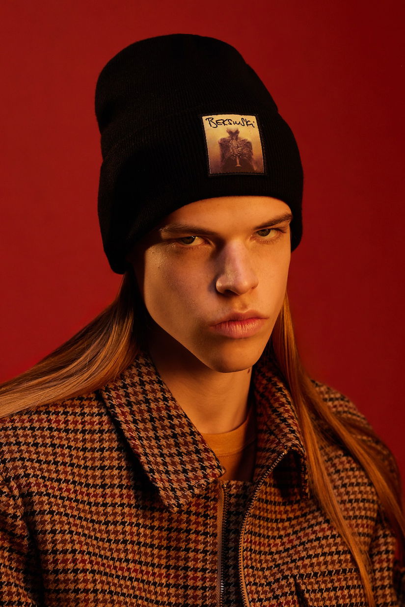 Medicine caciula culoarea negru