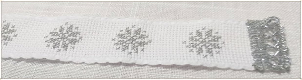 SEMN DE CARTE CUSUT- FULGI DE NEA ARGINTII