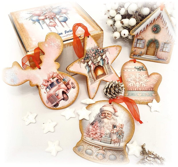 Set format din 5 decoratiuni din lemn, tema Craciun, roz pudrat, aspect vintage