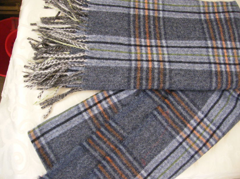 Noua/esarfa in carouri