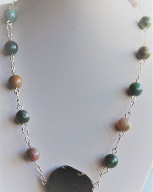 Set bijuterii handmade colier bratara si cercei din agate indiene si un pandantiv din lemn fosil de palmier