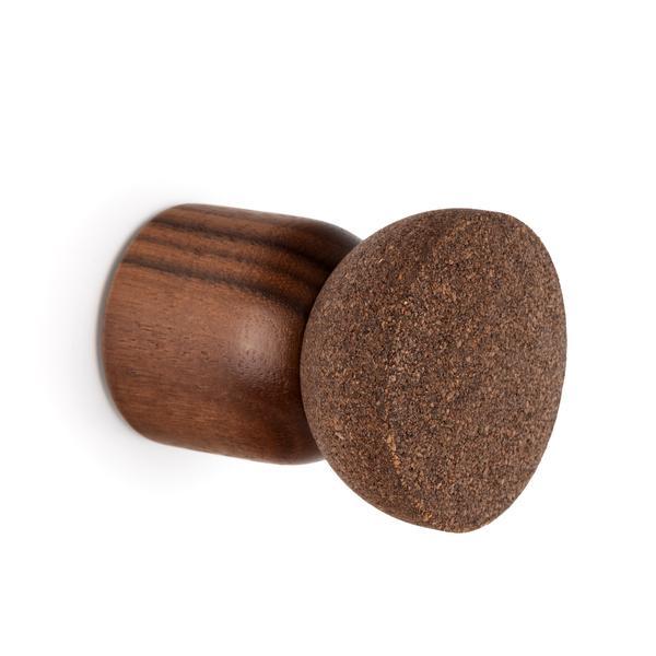 Agatatoare cuier Piece, finisaj nuc/pluta, 48x64 mm