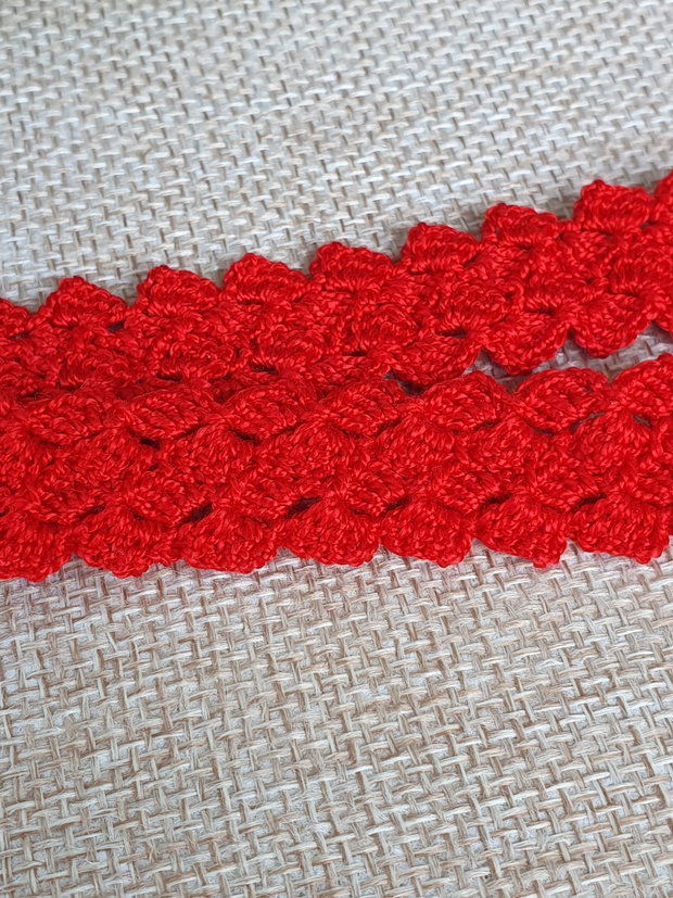 Choker roșu dantelat, model unicat
