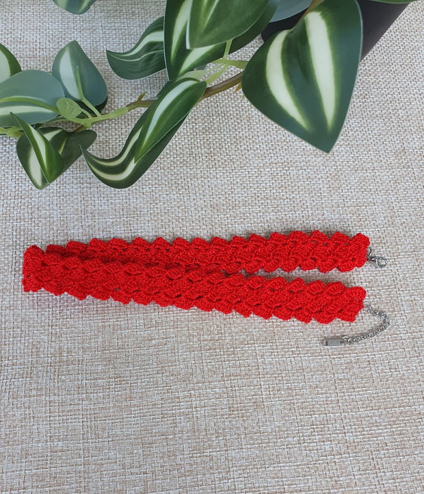 Choker roșu dantelat, model unicat