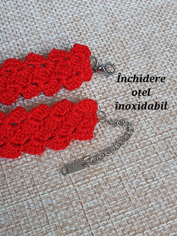Choker roșu dantelat, model unicat