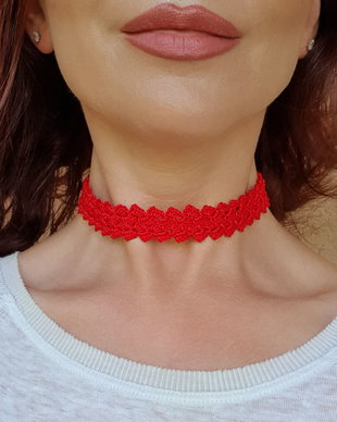 Choker roșu dantelat, model unicat