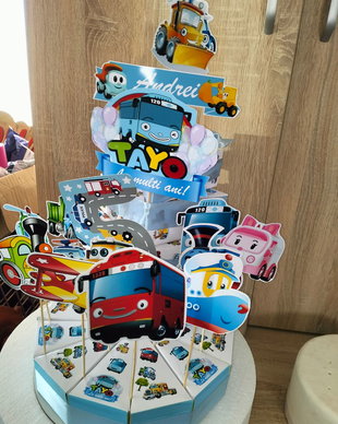 Cutie felie de tort Grizzy