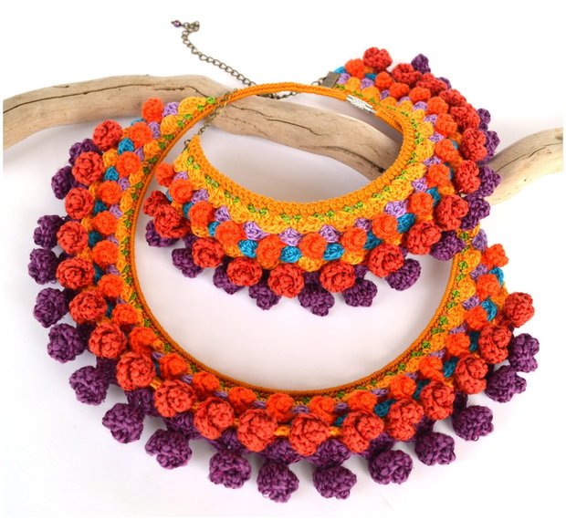 colier crosetat multicolor