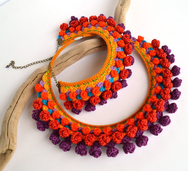 colier crosetat multicolor