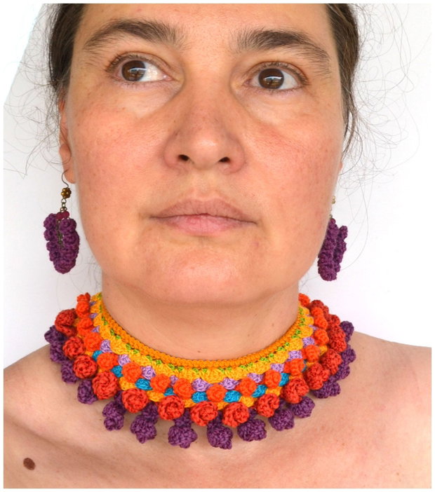 colier crosetat multicolor