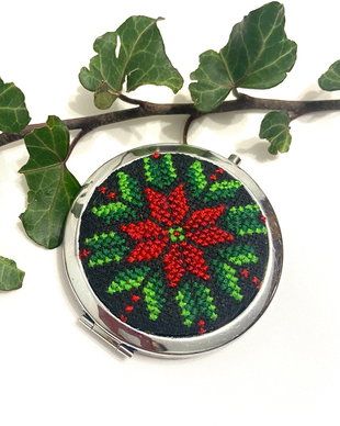 Oglinda dubla cu aplicatie de broderie manuala