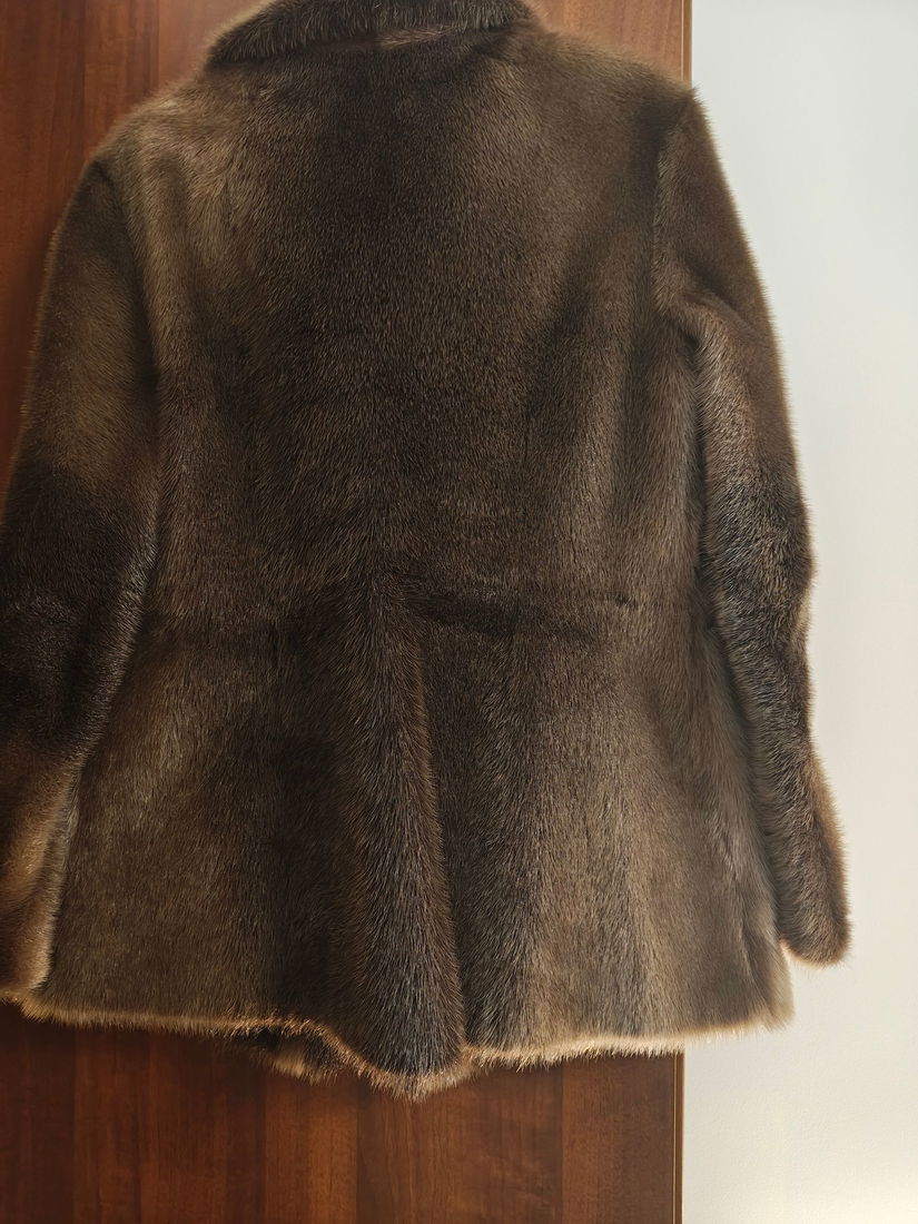 Haina blana naturala nutrie