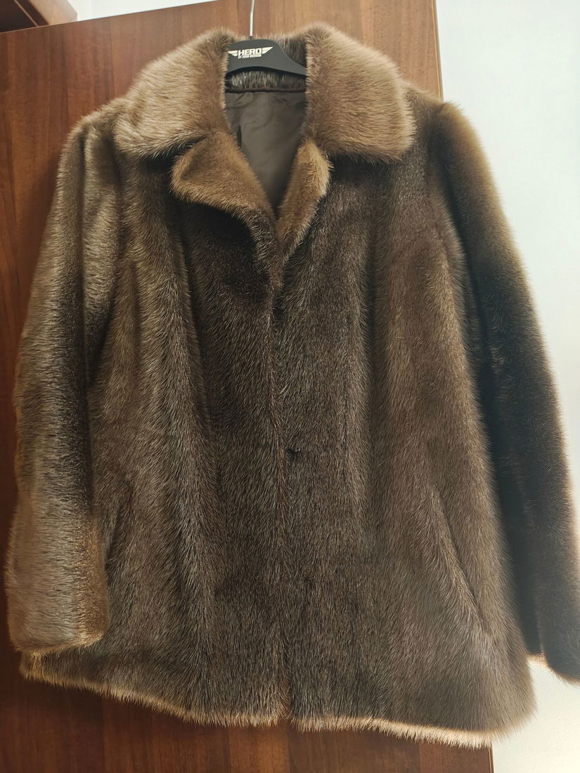 Haina blana naturala nutrie