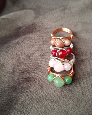 Inele wire-wrap cu pietre naturale
