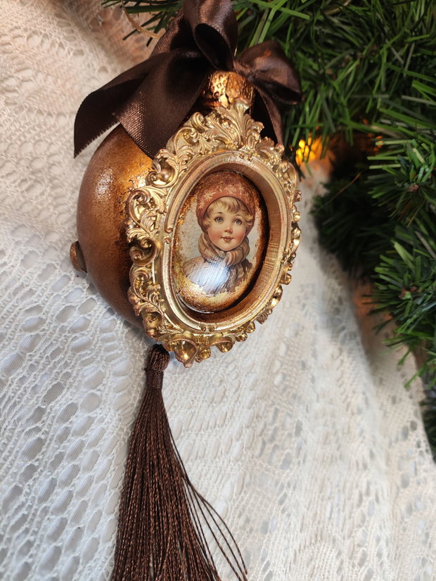 Glob vintage charm
