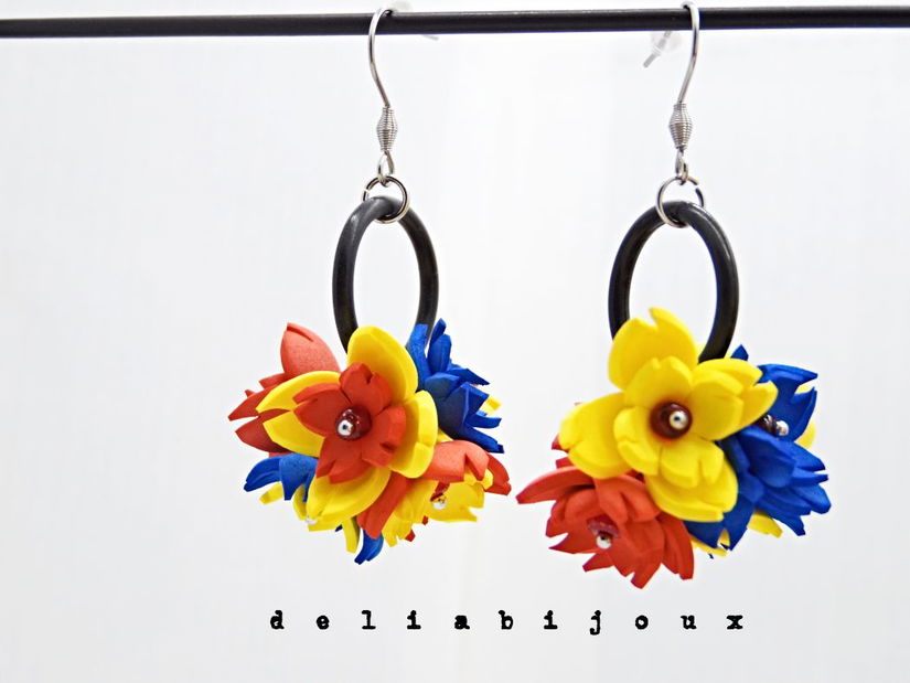 Cercei handmade statement - flori - Tricolorul Romaniei (cod1339)