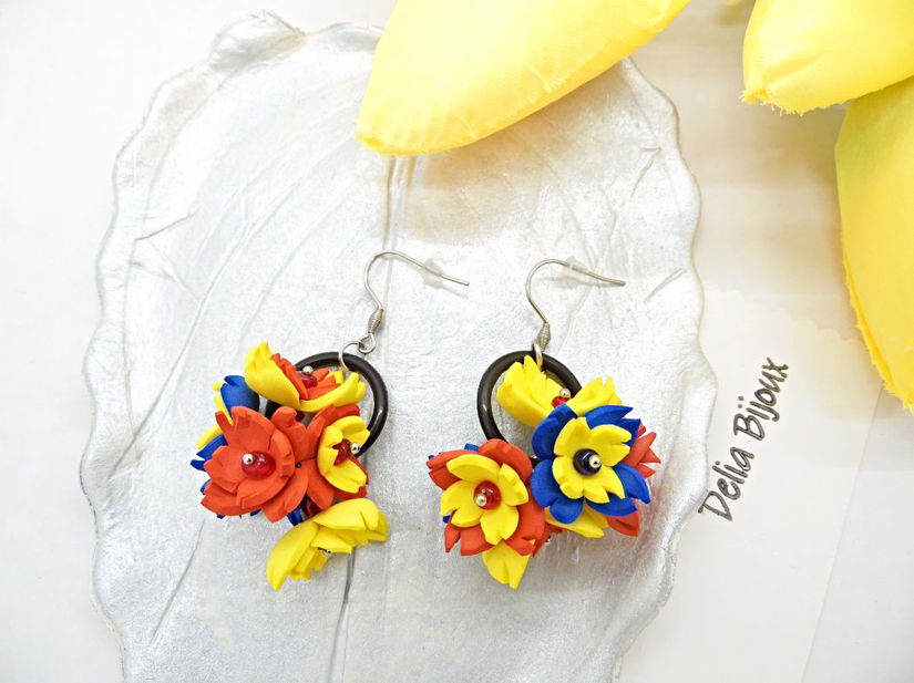 Cercei handmade statement - flori - Tricolorul Romaniei (cod1339)