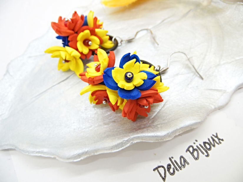 Cercei handmade statement - flori - Tricolorul Romaniei (cod1339)