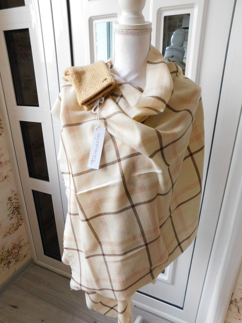 Esarfa noua lina 100 % Italia, manusi noi ambele etichete atasate