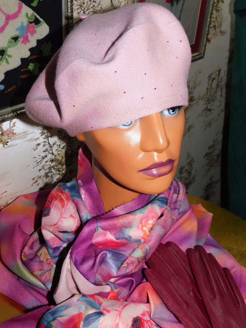 Basc, esarfa casmir , manusi , toate noi , set deosebit