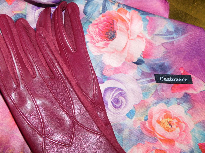 Basc, esarfa casmir , manusi , toate noi , set deosebit