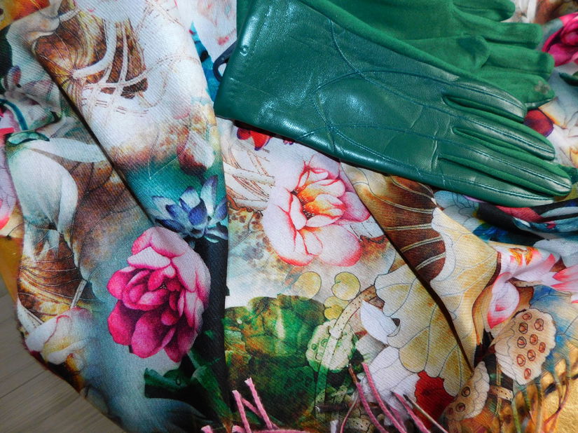 Esarfa noua casmir , manusi noi asortate ,