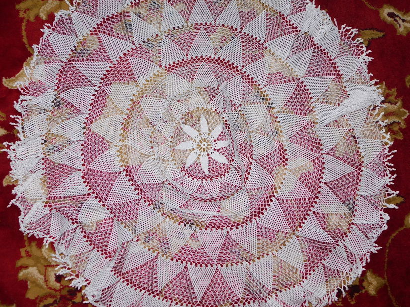 Fata de masa  interbelica , crosetata  cu fir de matase  in totalitate,