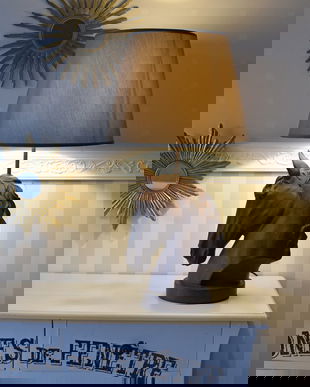 Lampa de masa cu un bust de cal