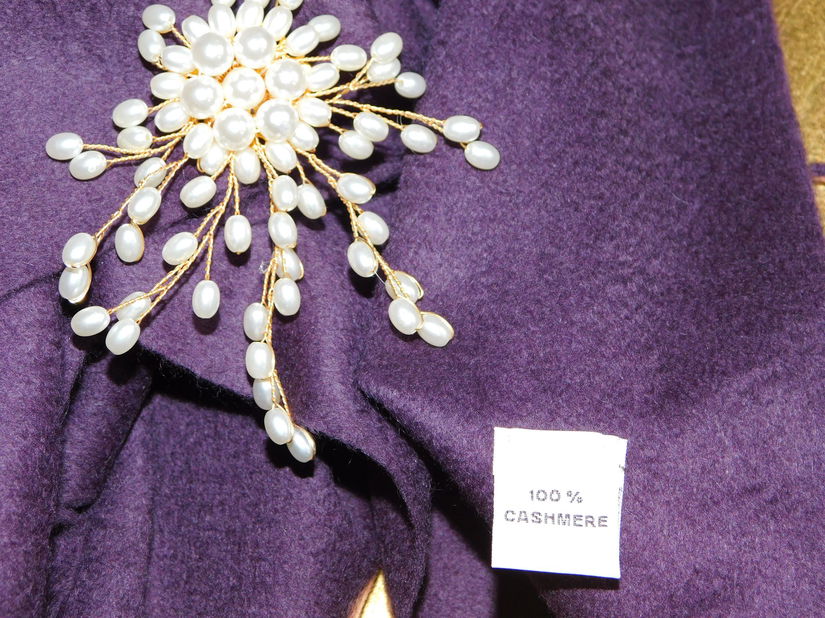 Fular nou, Italia, casmir , brosa noua perle cadou
