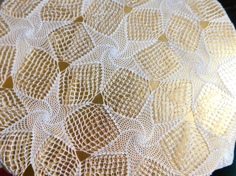 Fata  de masa interbelica,  crosetata cu fir de matase , neutilizata