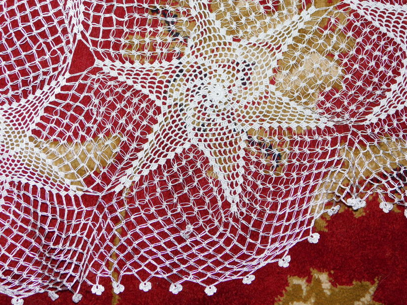 Fata  de masa interbelica,  crosetata cu fir de matase , neutilizata