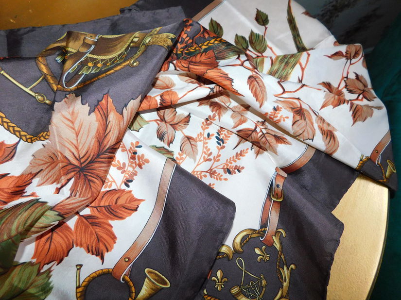 Brand BAYRON, esarfa deosebita matase naturala plina 90 x 90 cm