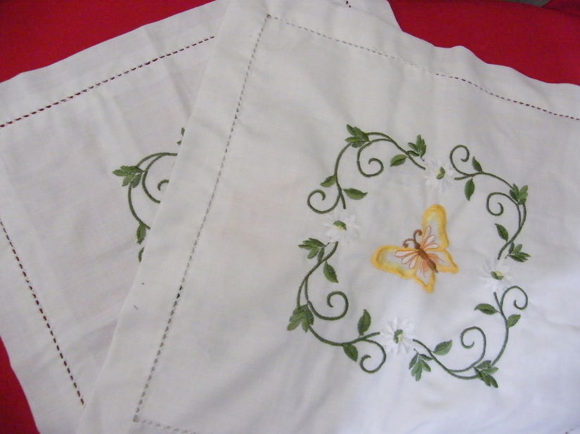 Nou/set 2 huse brodate