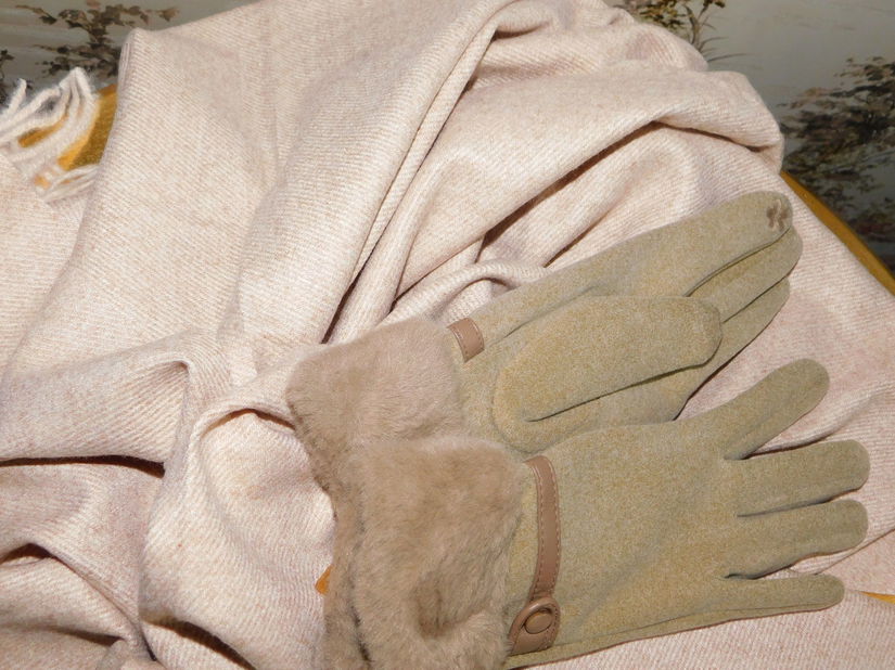 Esarfa noua Pashmina / Casmir / foarte mare , manusi noi asortate