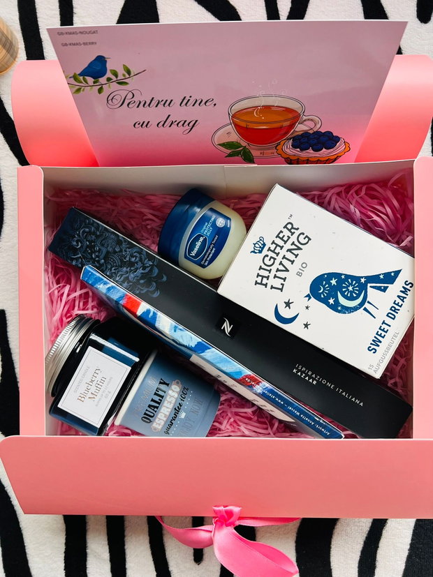 Set cadou pentru ea Bliss | lumânare, ceai relaxant, ciocolată neagră, espresso