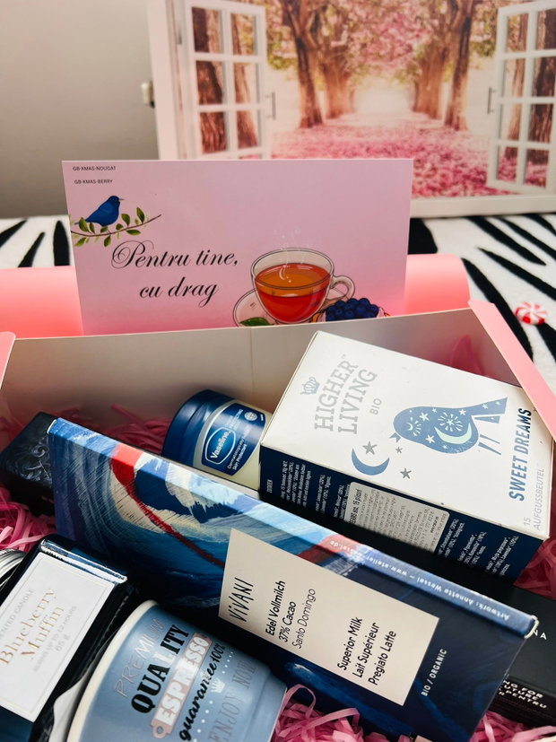 Set cadou pentru ea Bliss | lumânare, ceai relaxant, ciocolată neagră, espresso