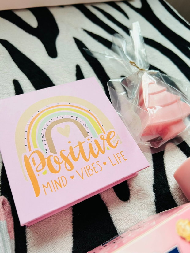 Giftbox GinRosy set roz de iarnă cu ghimbir și produse cozy