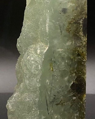 Prehnit - Obelisc brut piatra semipretioasa