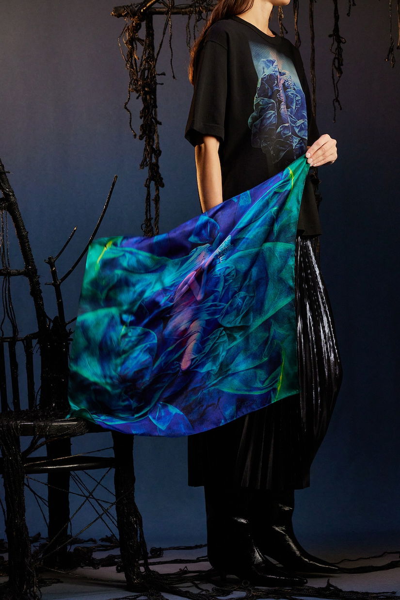 Medicine eșarfă de mătase culoare cu model multicolor