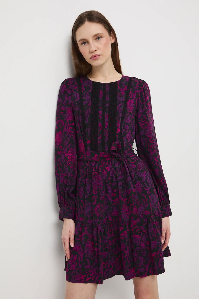 Medicine rochie culoarea negru, mini, evazati