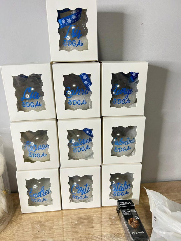 Glob de sticla personalizat cu nume