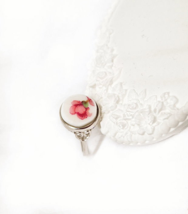 Inel "Delicate Sakura" din fragment de portelan Limoges si argint